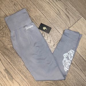 DARC SPORT SHE BIG WOLF SEAMLESS LEGGINGS 💗